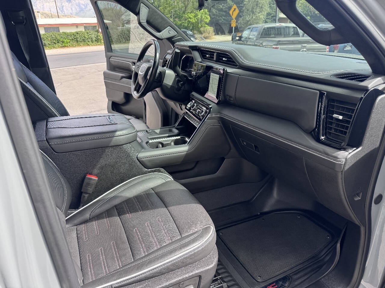 Used 2024 GMC Sierra 2500 AT4X AWD/4WD image 31