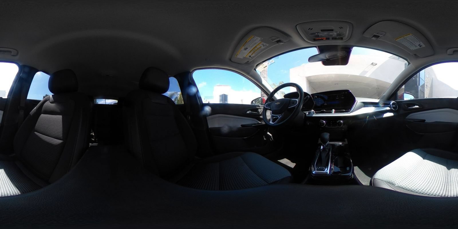 Used 2025 Chevrolet Trax LT w/ LT Convenience Package FWD image 41