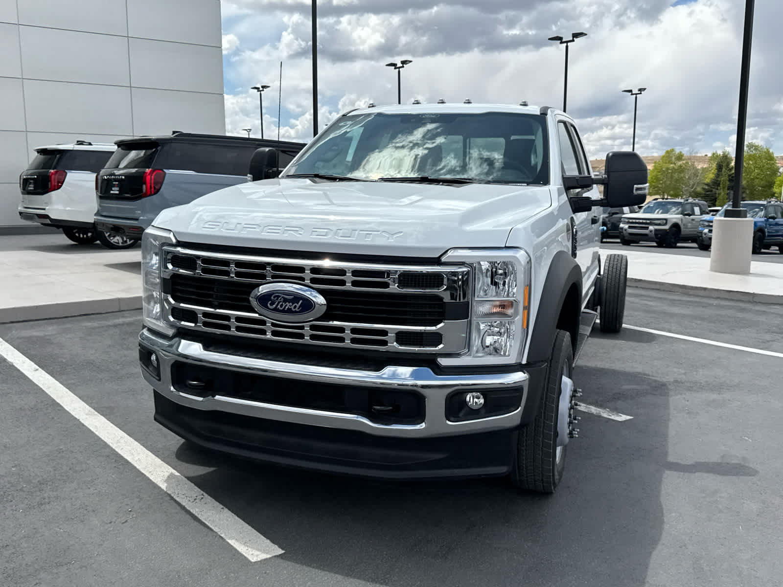 New 2026 Ford F550 4x4 SuperCab Super Duty w/ XL Chrome Package image 3