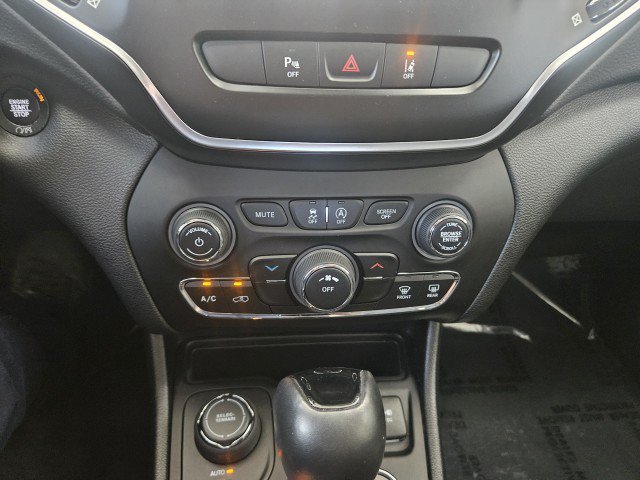 Used 2021 Jeep Cherokee Latitude Plus AWD/4WD image 25