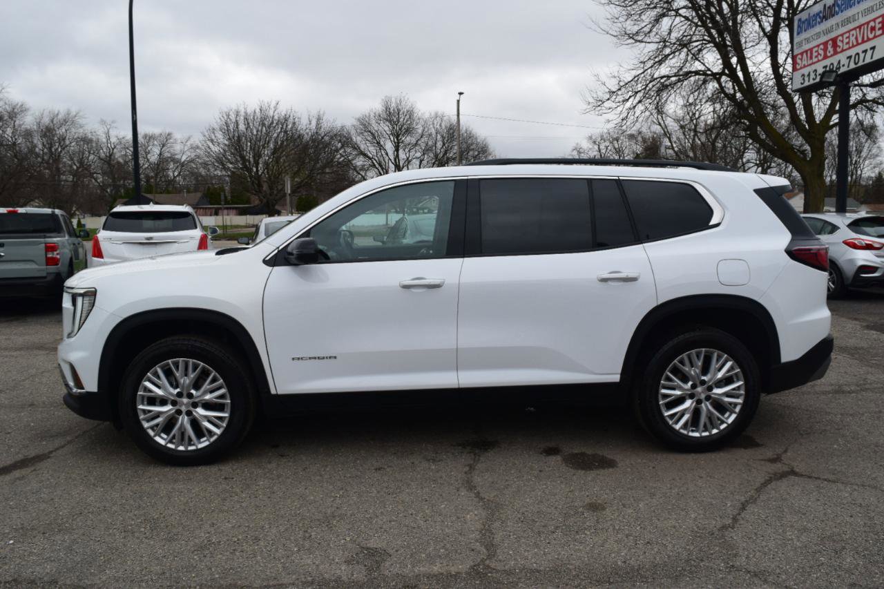 Used 2025 GMC Acadia Elevation w/ Elevation Premium Package image 9