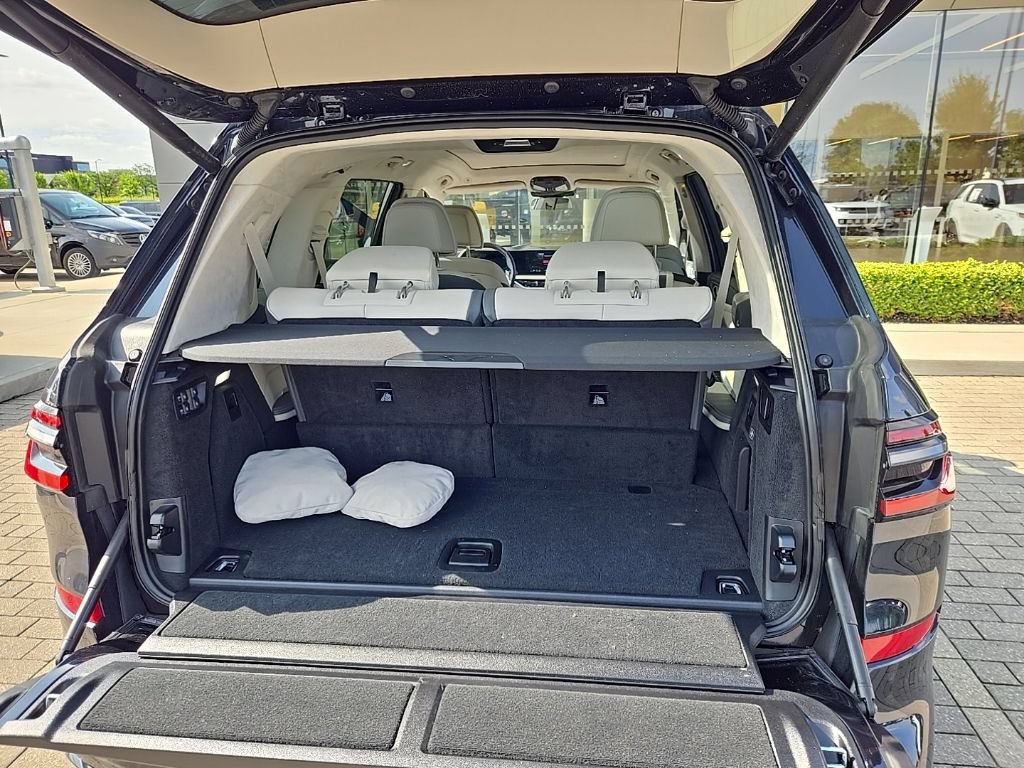 Used 2024 BMW X7 M60i w/ Executive Package AWD/4WD image 17