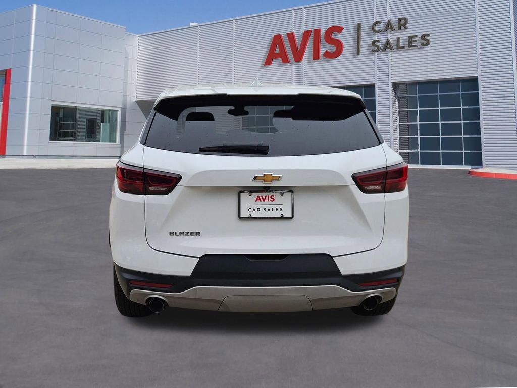 Used 2025 Chevrolet Blazer LT FWD image 5