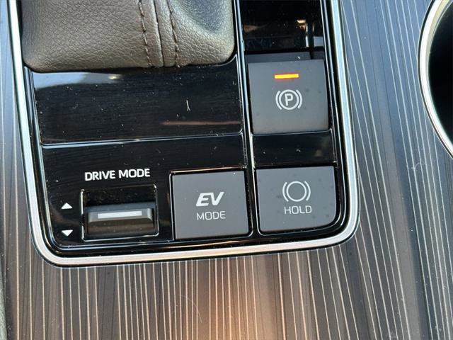 Certified 2023 Toyota Sienna Platinum image 32