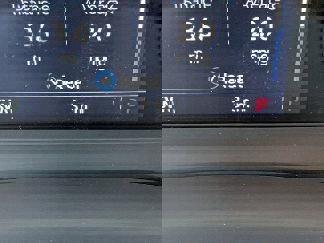 New 2025 Cadillac XT6 Luxury image 34