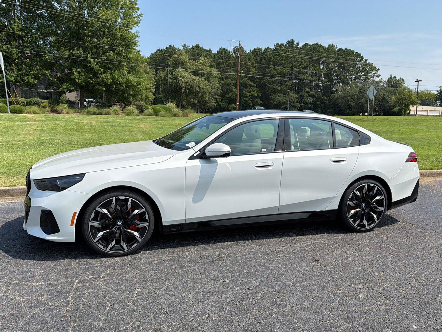 New 2027 BMW 540i xDrive w/ Executive Package AWD/4WD image 3