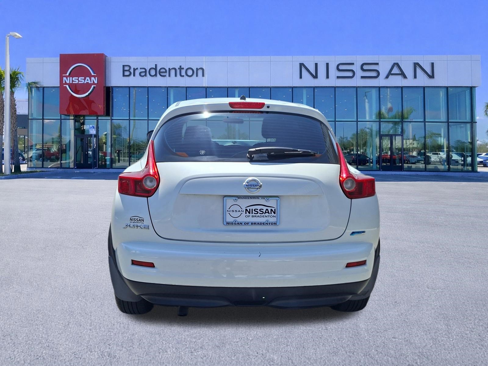 Used 2013 Nissan Juke S FWD image 6