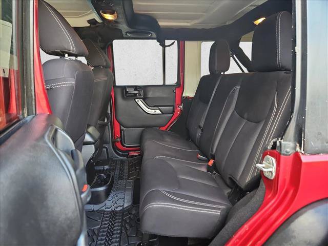 Used 2013 Jeep Wrangler Unlimited Rubicon w/ Connectivity Group AWD/4WD image 18
