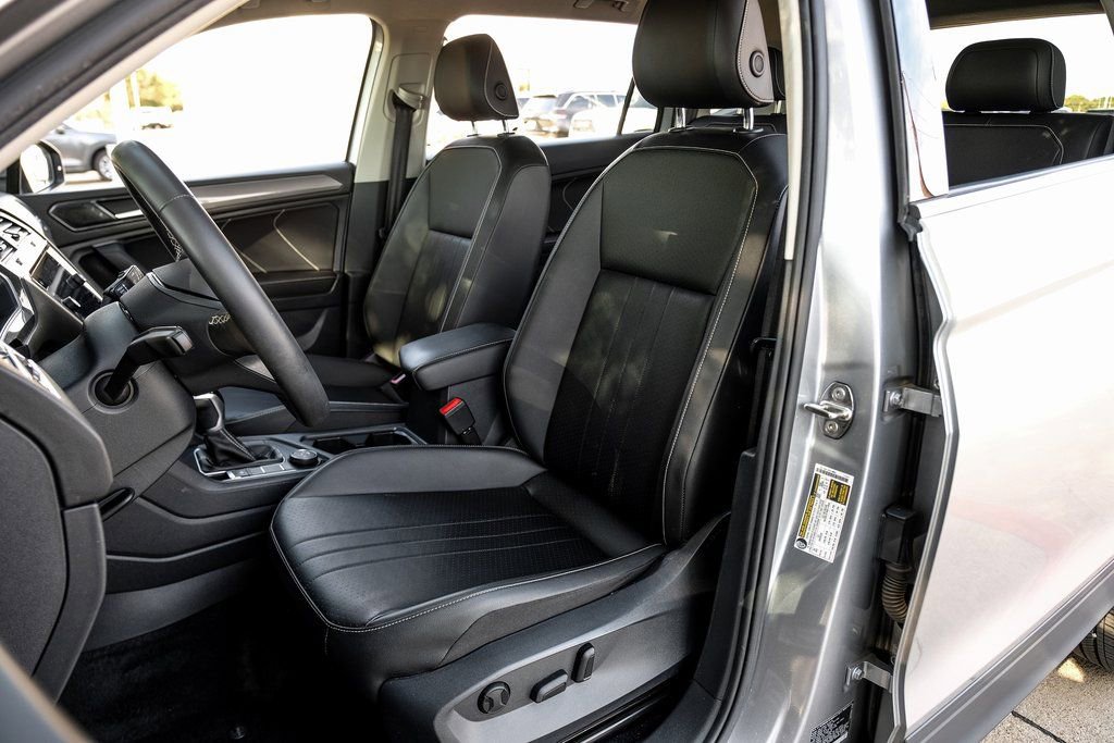 Used 2022 Volkswagen Tiguan SE AWD/4WD image 8