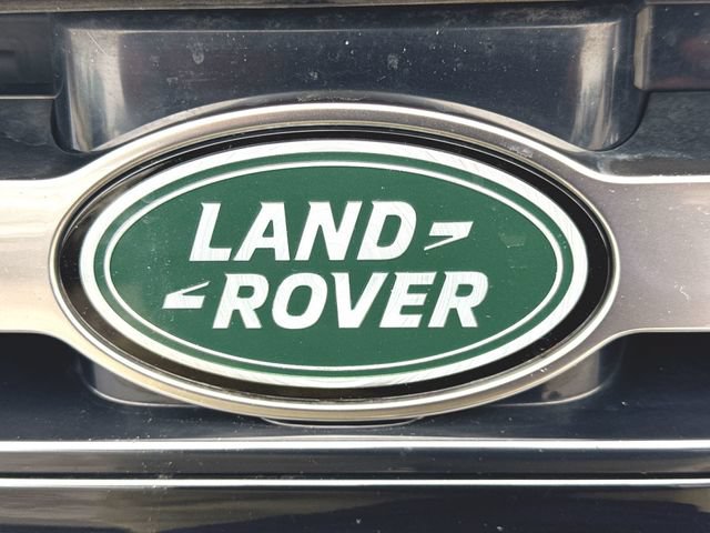Used 2023 Land Rover Defender 90 SE AWD/4WD image 31