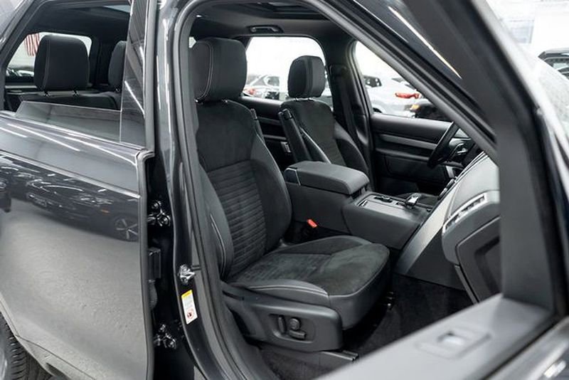 Used 2023 Land Rover Discovery S R-Dynamic image 11