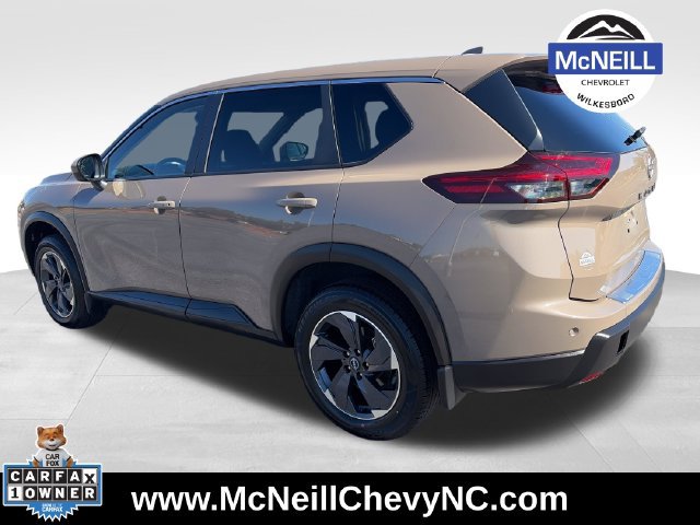 Used 2025 Nissan Rogue SV AWD/4WD image 6
