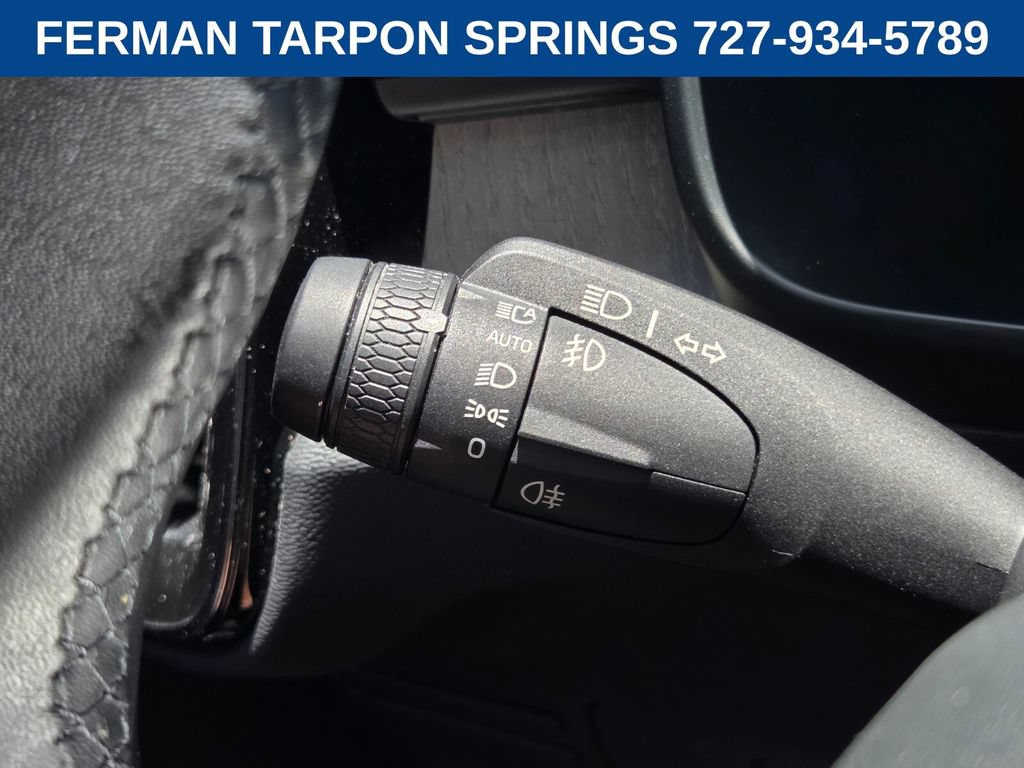 Certified 2024 Volvo XC40 B5 Plus w/ Protection Package Premier AWD/4WD image 32