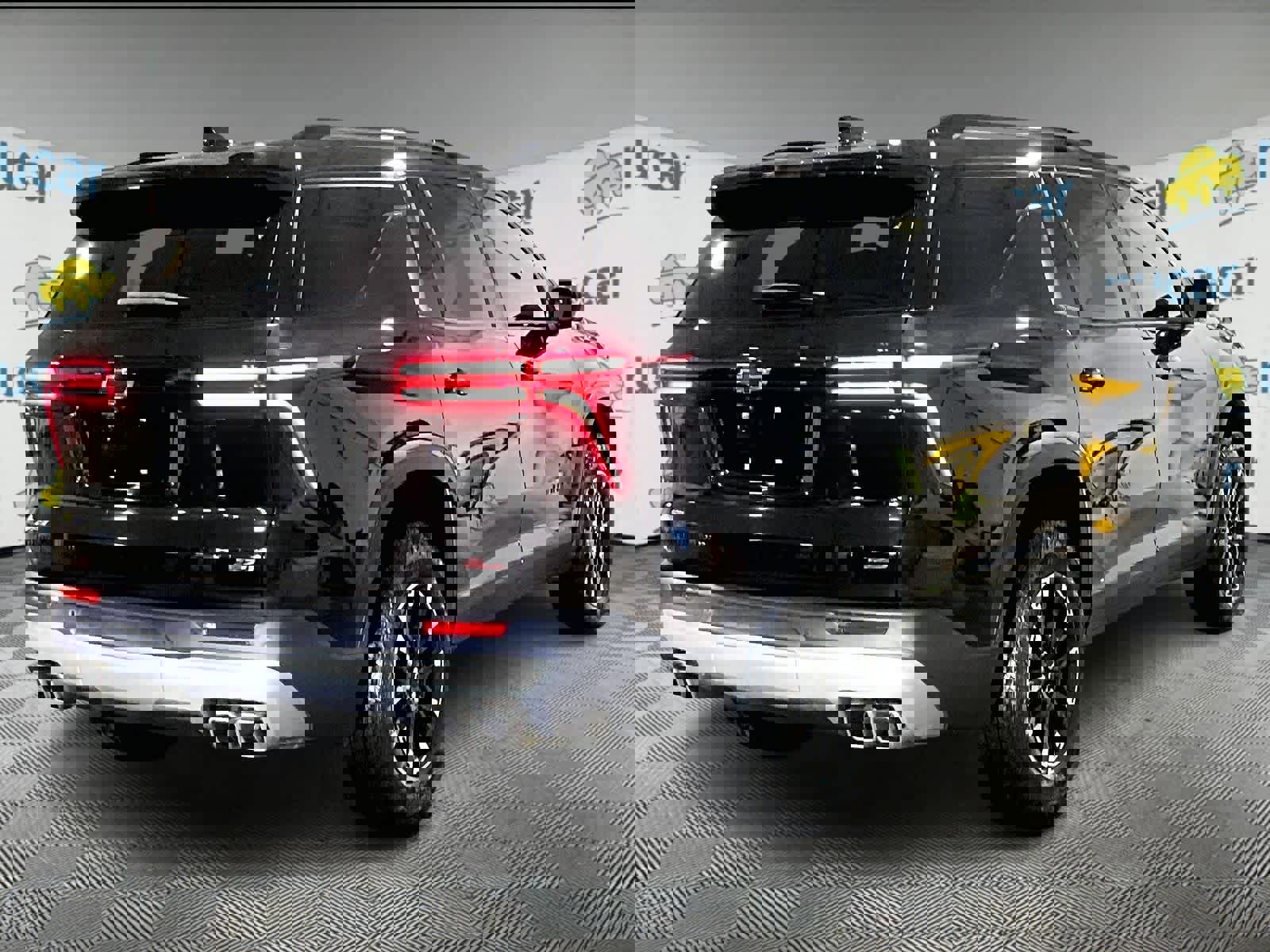 Used 2025 Chevrolet Traverse Z71 w/ Driver Confidence Package image 6