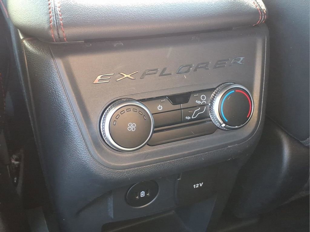 Used 2025 Ford Explorer ST-Line w/ ST-Line Street Pack image 27