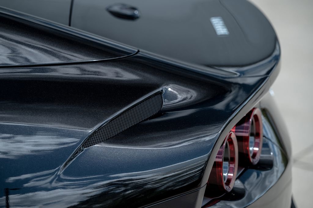 Used 2022 Ferrari 812 GTS RWD image 33
