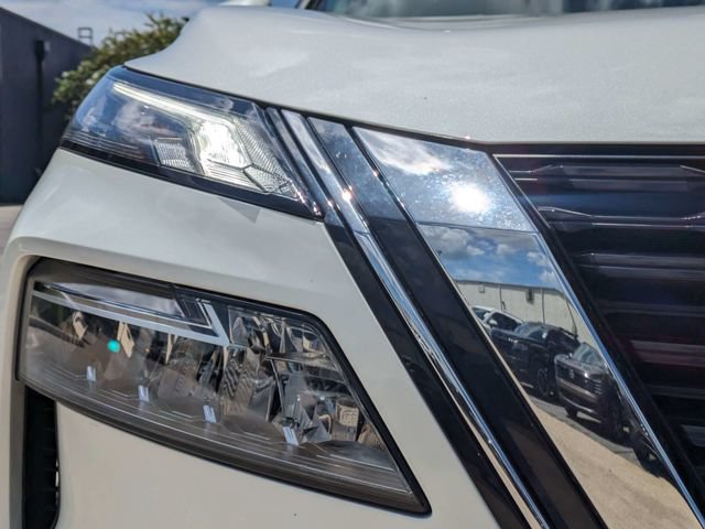 Used 2023 Nissan Rogue SV w/ SV Premium B Package FWD image 10