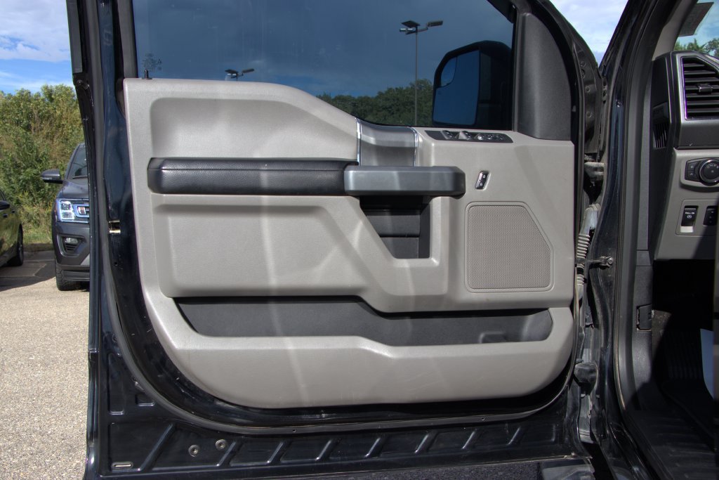 Used 2018 Ford F150 XLT w/ Equipment Group 302A Luxury AWD/4WD image 11