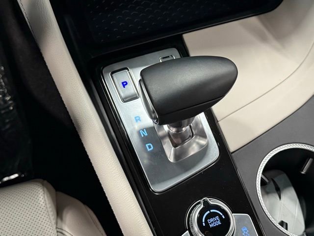 Used 2025 Genesis G70 2.5T image 31