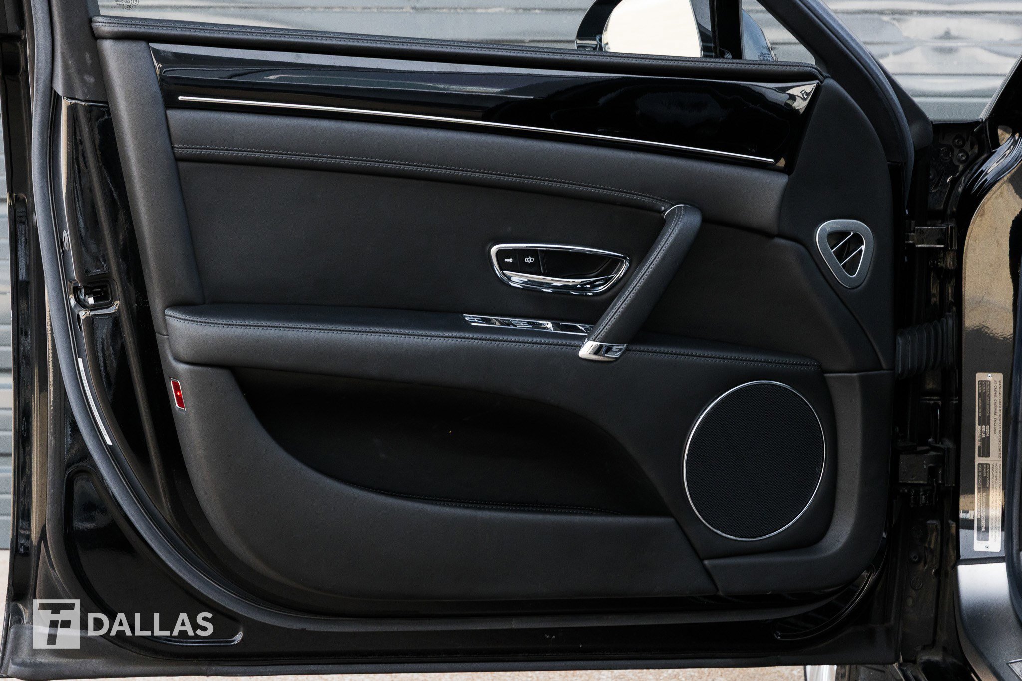 Used 2014 Bentley Flying Spur W12 image 20