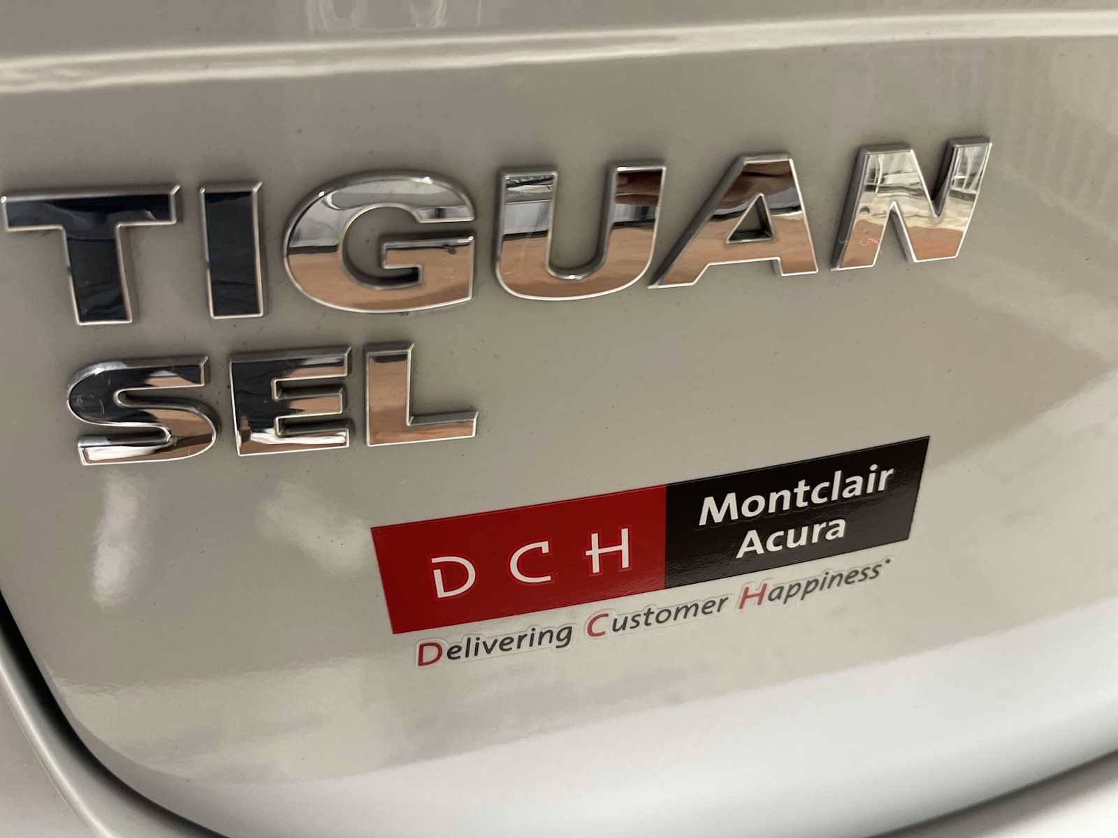 Used 2019 Volkswagen Tiguan SEL AWD/4WD image 7