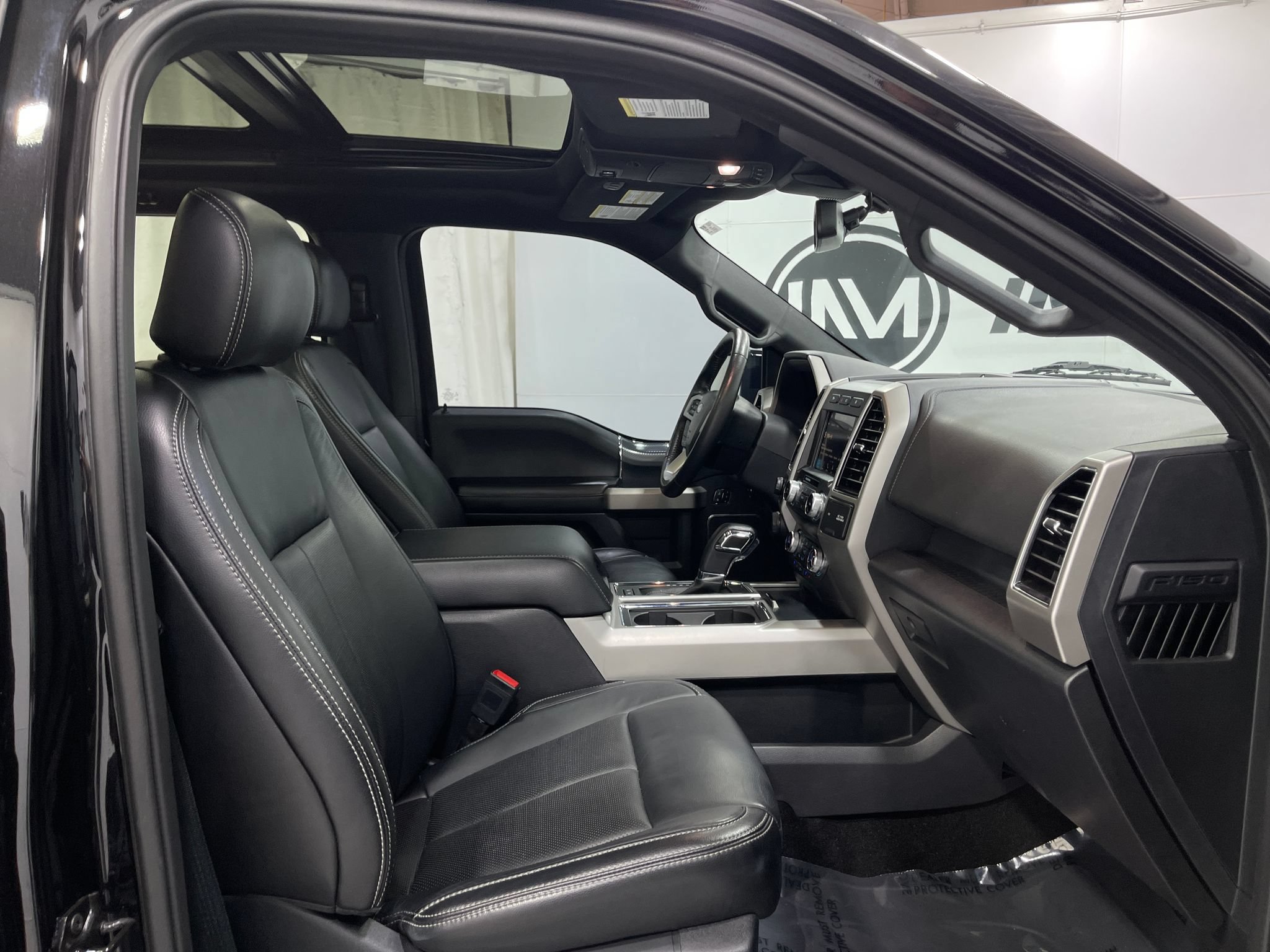 Used 2019 Ford F150 Lariat w/ Equipment Group 502A Luxury AWD/4WD image 30