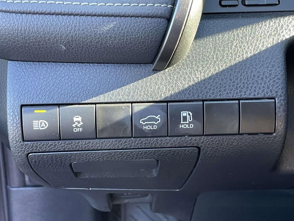 Used 2024 Toyota Camry SE image 18