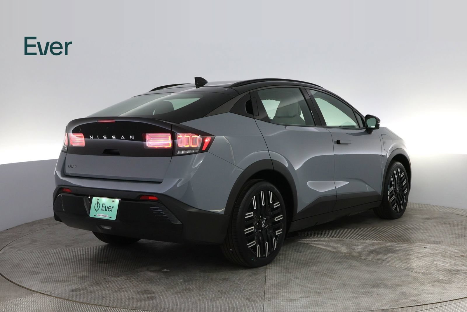 Used 2026 Nissan Leaf Platinum+ w/ Floor Mat Package (Platinum+) FWD image 3