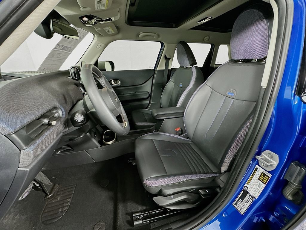 Certified 2025 MINI Cooper 4-Door Hardtop image 20