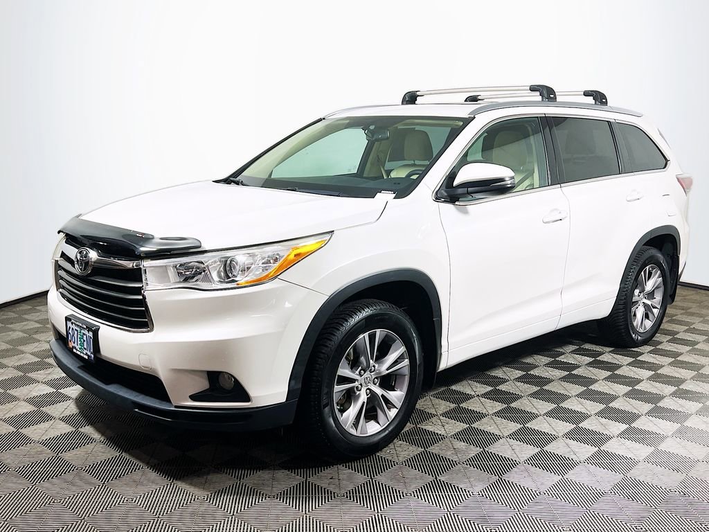 Used 2014 Toyota Highlander XLE image 4
