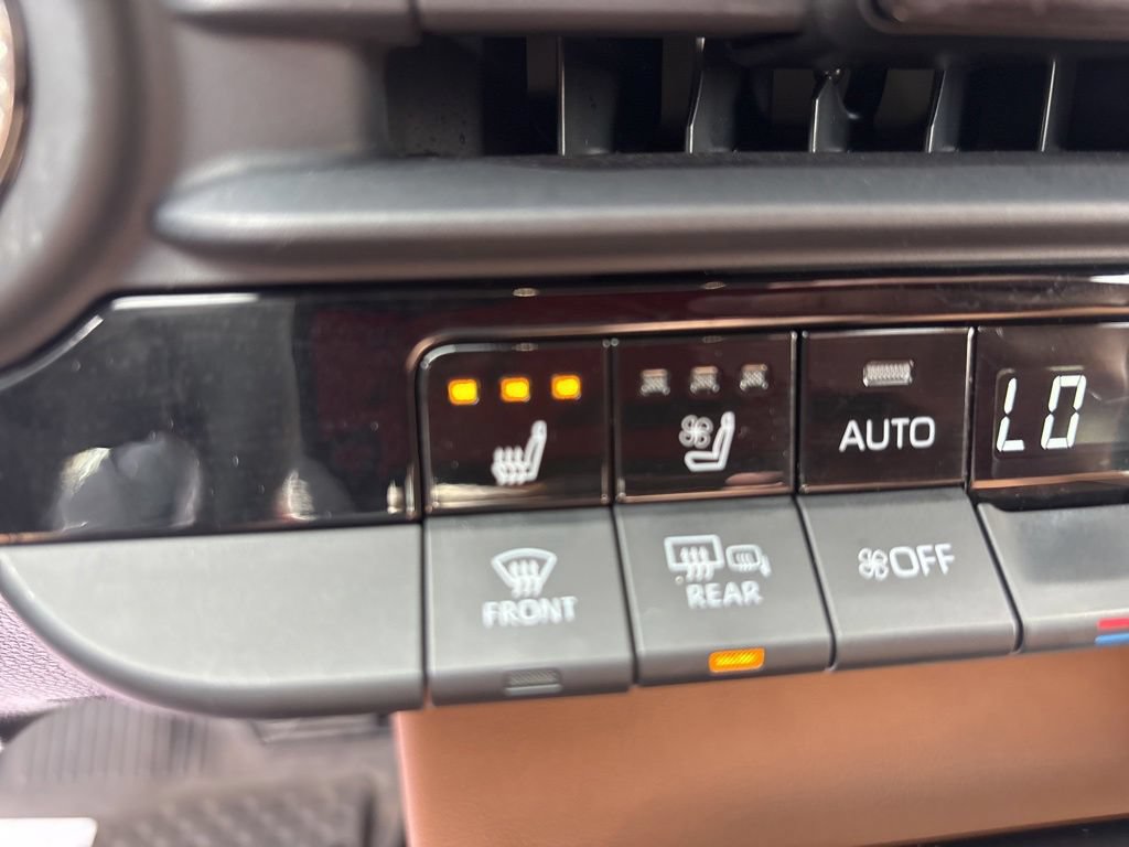 Used 2025 Toyota Crown Signia w/ Advanced Technology Package AWD/4WD image 27