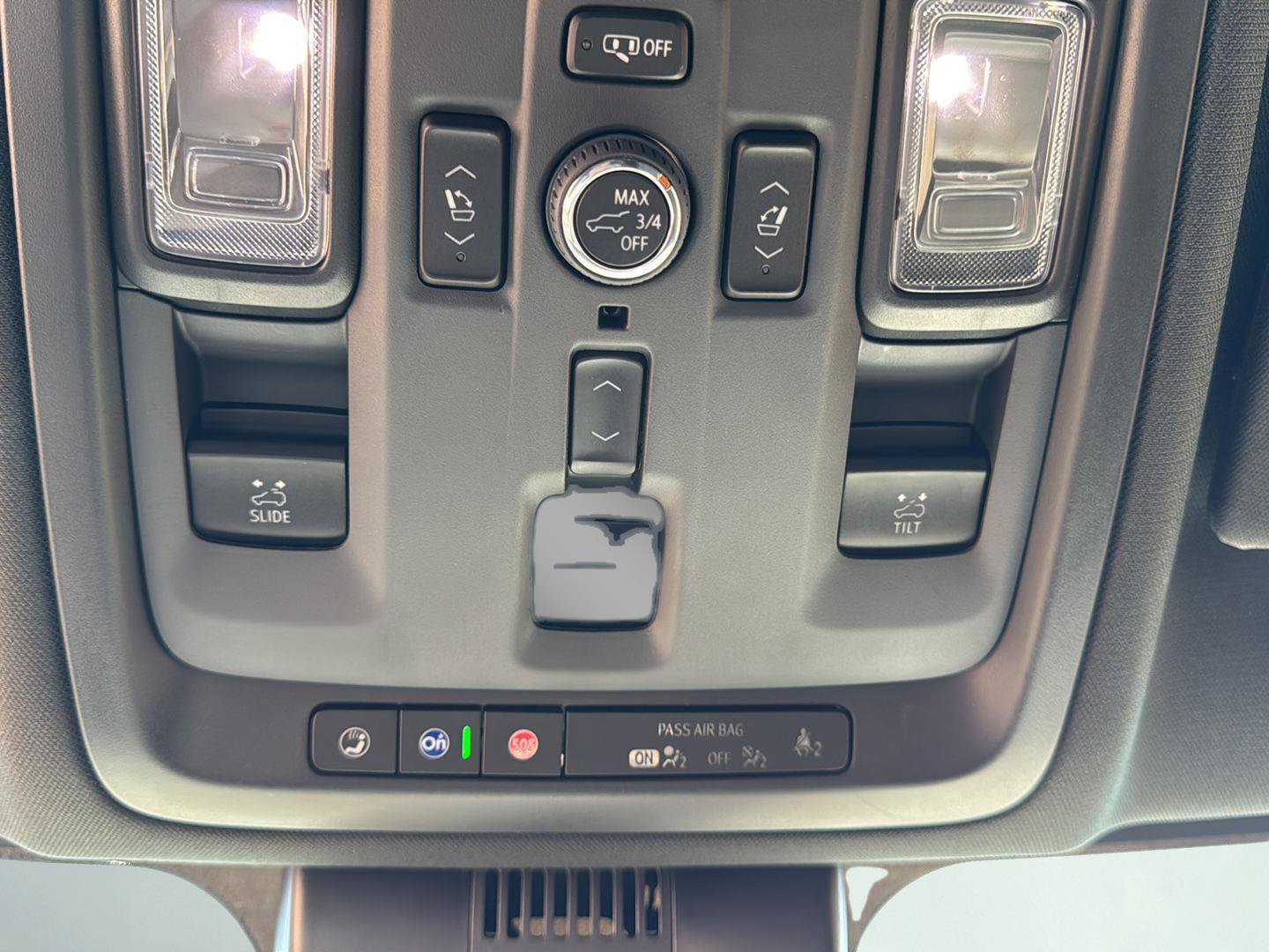 Used 2025 GMC Yukon Denali w/ Sun & Power Step Package image 20