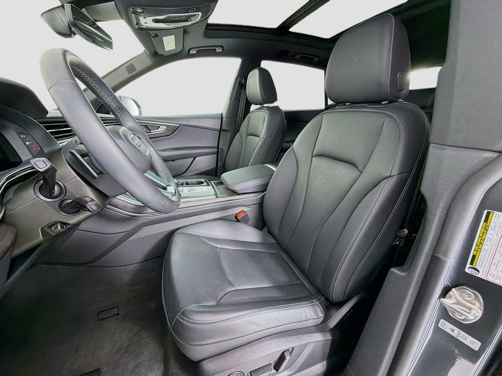 Used 2023 Audi Q8 Prestige image 23