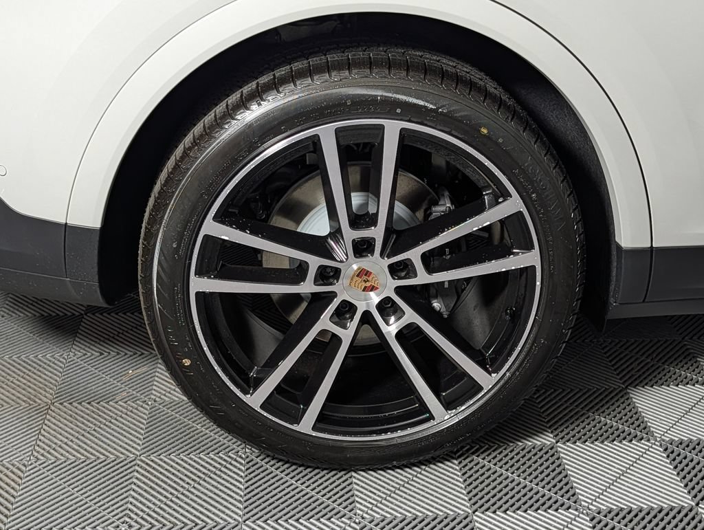 New 2026 Porsche Cayenne AWD/4WD image 13