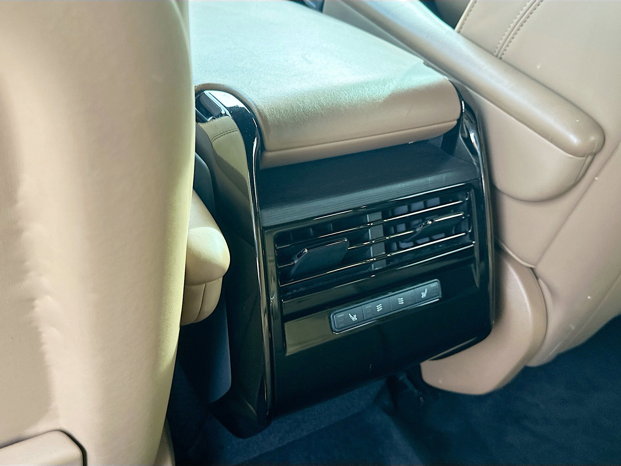 Used 2023 Land Rover Range Rover Sport SE image 20