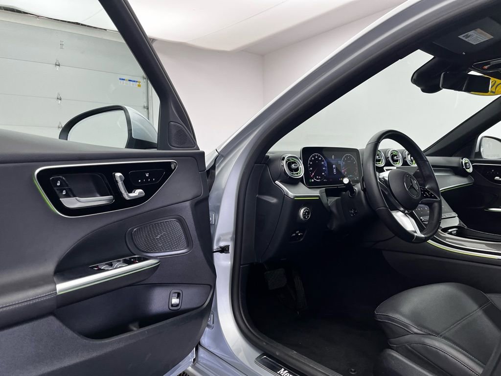 Used 2022 Mercedes-Benz C 300 4MATIC Sedan image 16