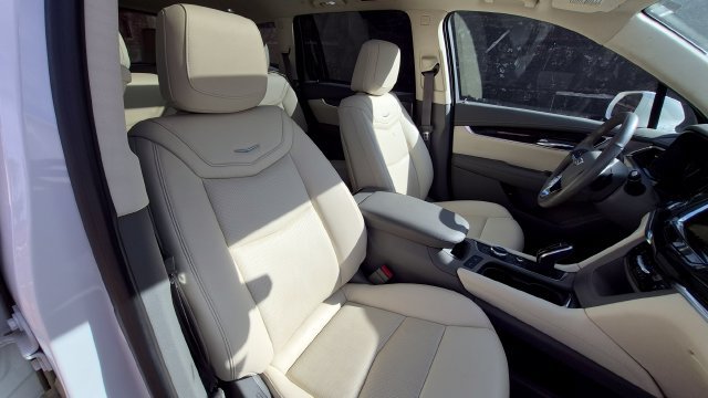 Used 2020 Cadillac XT6 Premium Luxury FWD image 25
