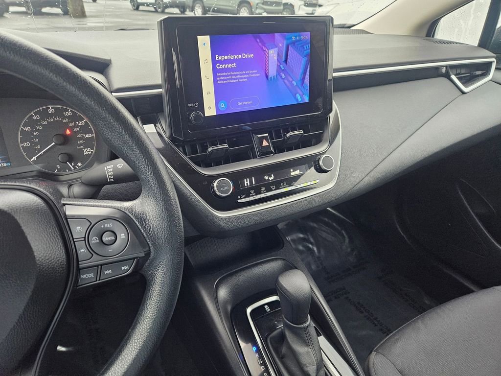 Used 2025 Toyota Corolla LE image 19