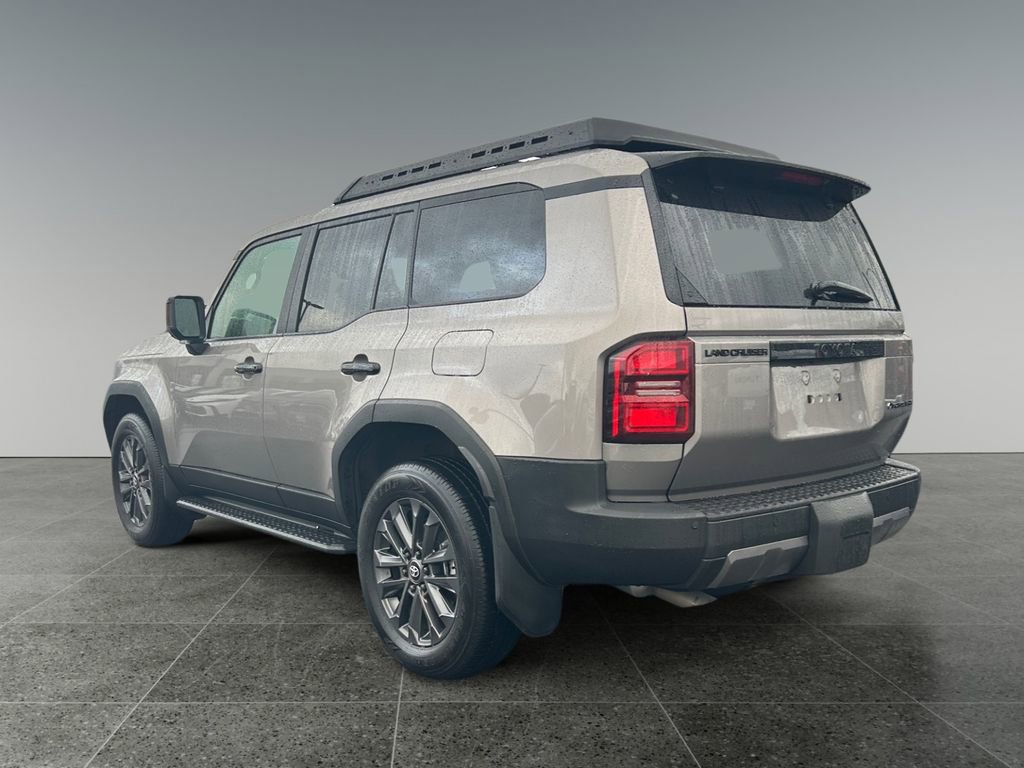 Used 2025 Toyota Land Cruiser PREMIUM image 5