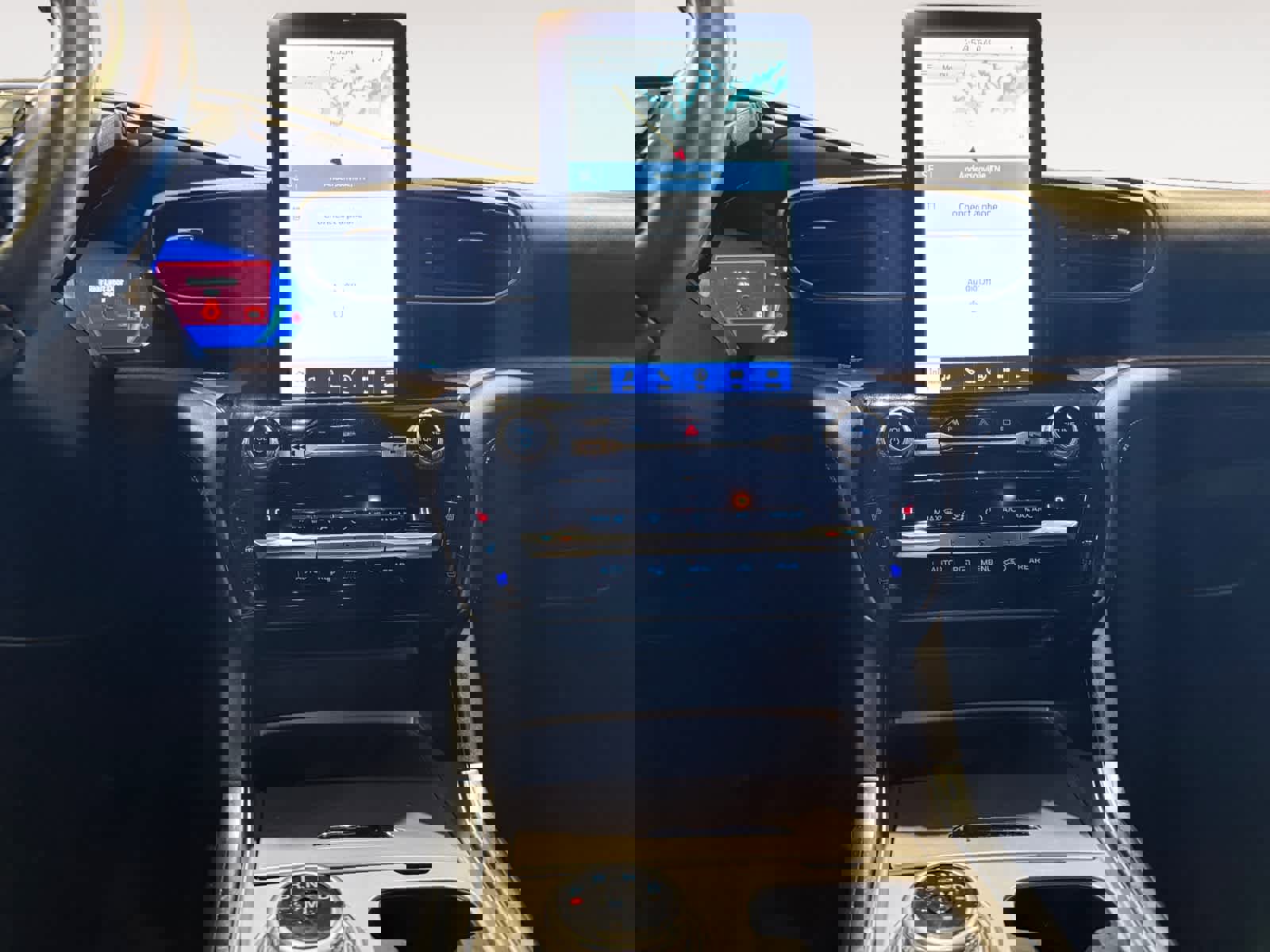 Used 2021 Ford Explorer Platinum w/ Equipment Group 601A image 12