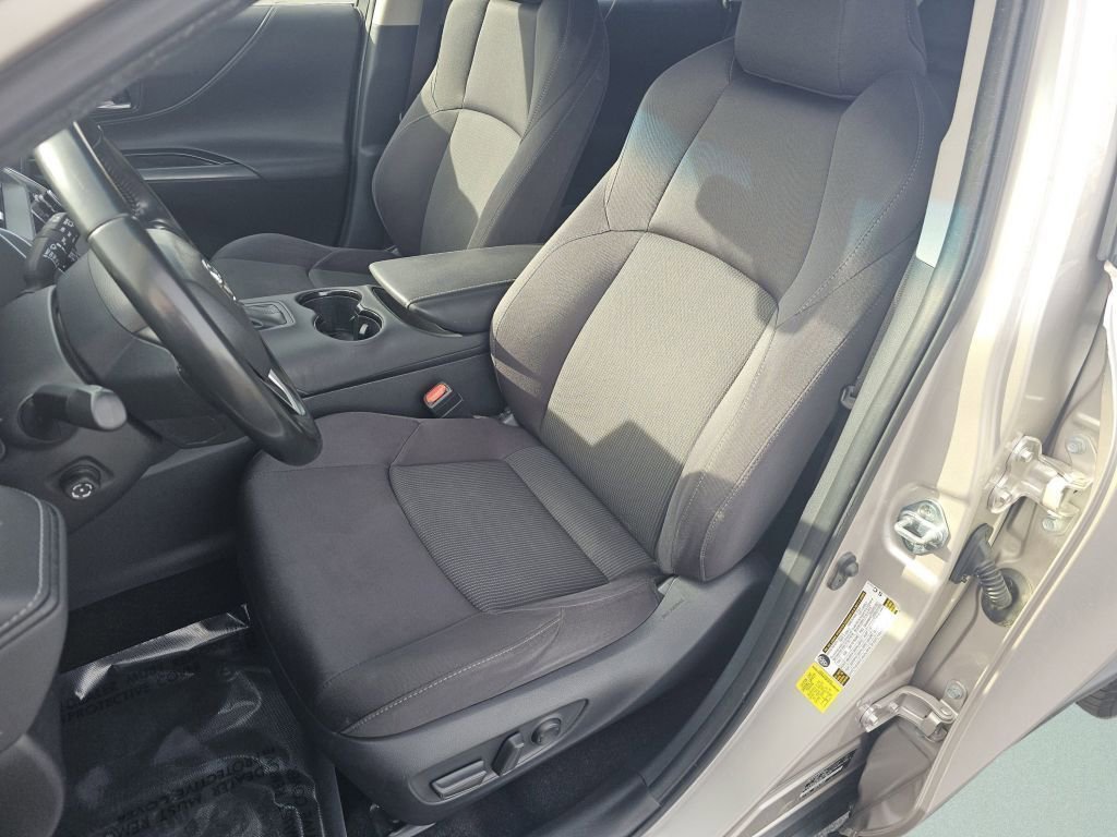 Used 2024 Toyota Venza LE image 6