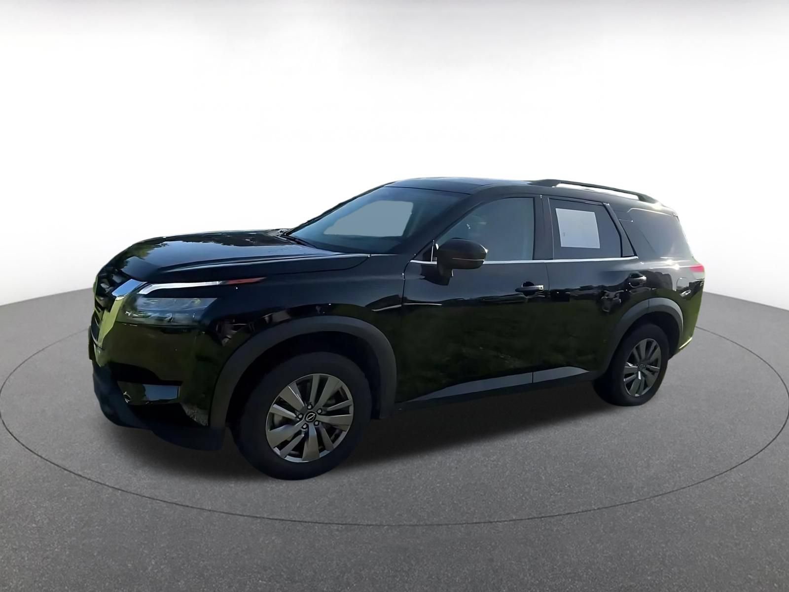 Used 2025 Nissan Pathfinder SV FWD image 7