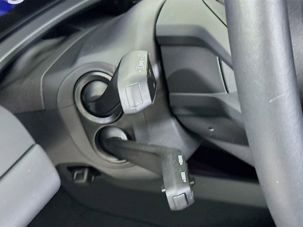 Certified 2025 Porsche Macan Electric RWD image 11