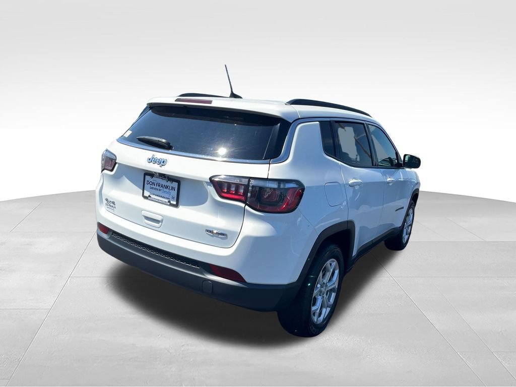 Used 2024 Jeep Compass Latitude AWD/4WD image 5
