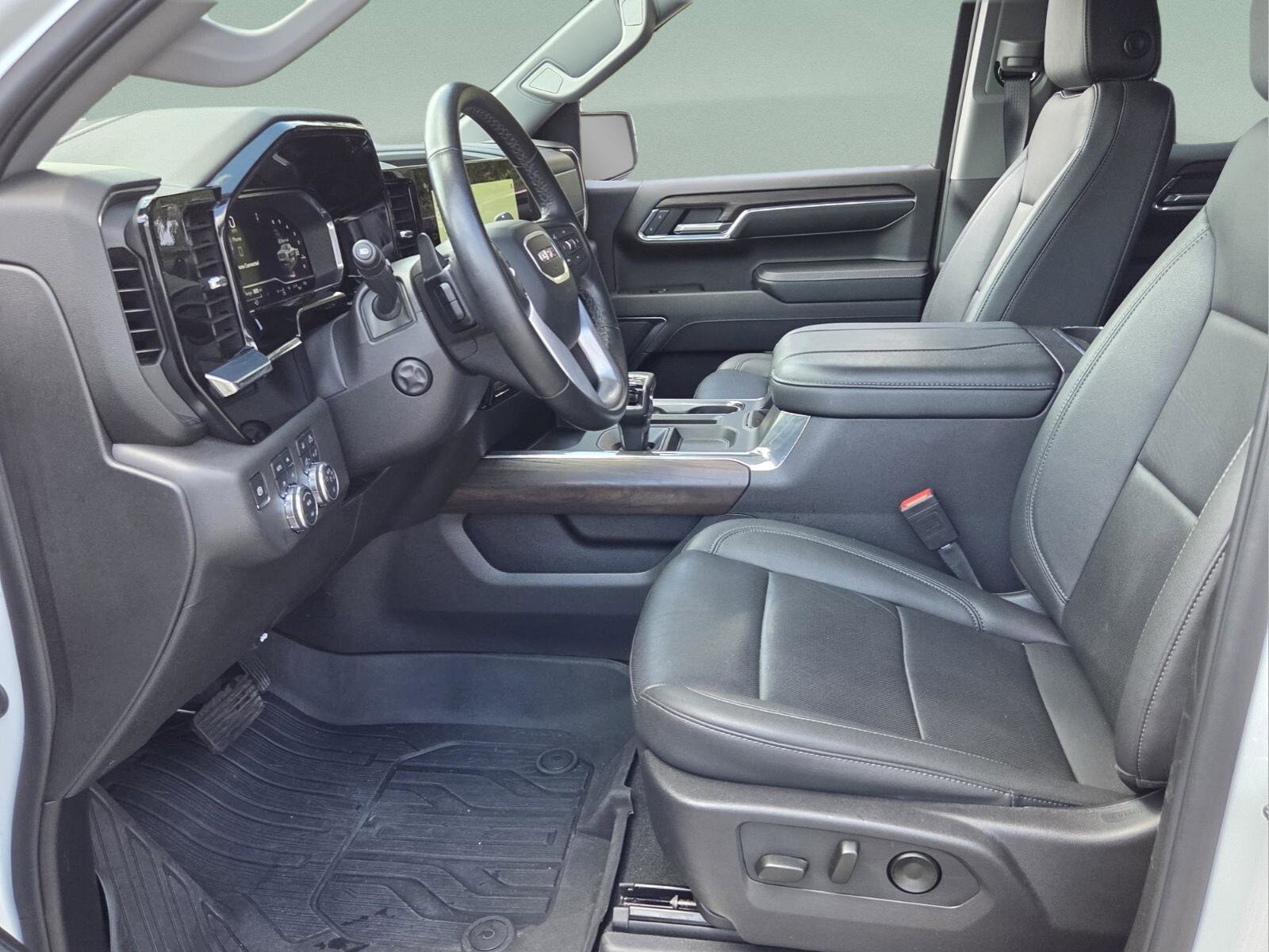 Used 2024 GMC Sierra 1500 SLT w/ SLT Premium Plus Package AWD/4WD image 11