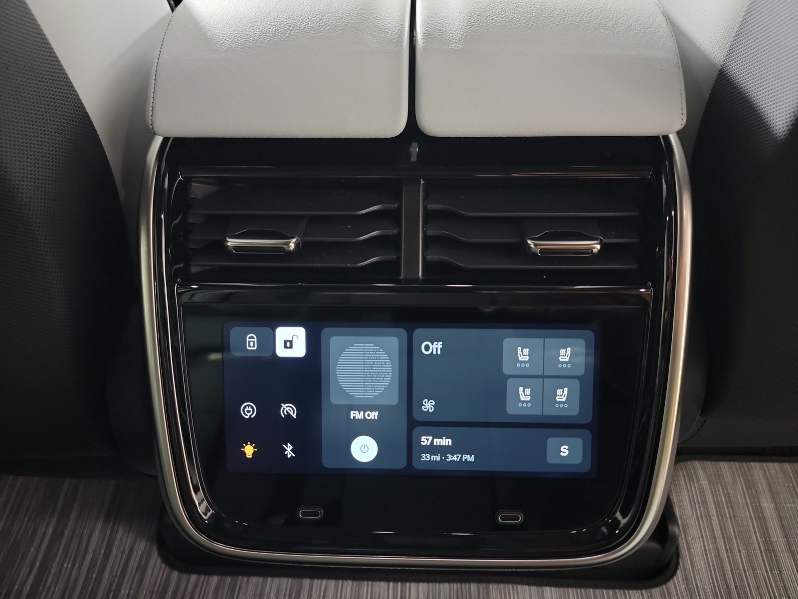 Used 2025 Rivian R1S Adventure AWD/4WD image 30