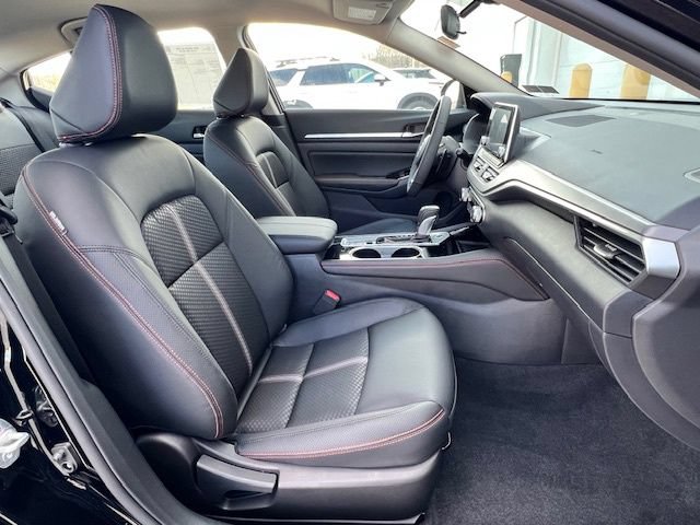 New 2025 Nissan Altima 2.5 SR AWD/4WD image 15