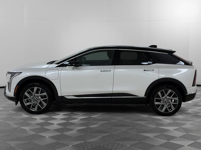 Certified 2025 Cadillac Optiq Luxury 1 AWD/4WD image 2