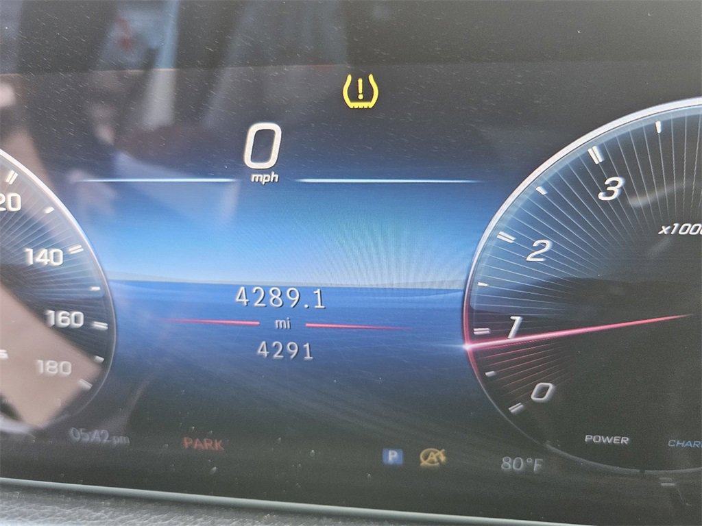 Used 2025 Mercedes-Benz GLB 35 AMG 4MATIC image 19