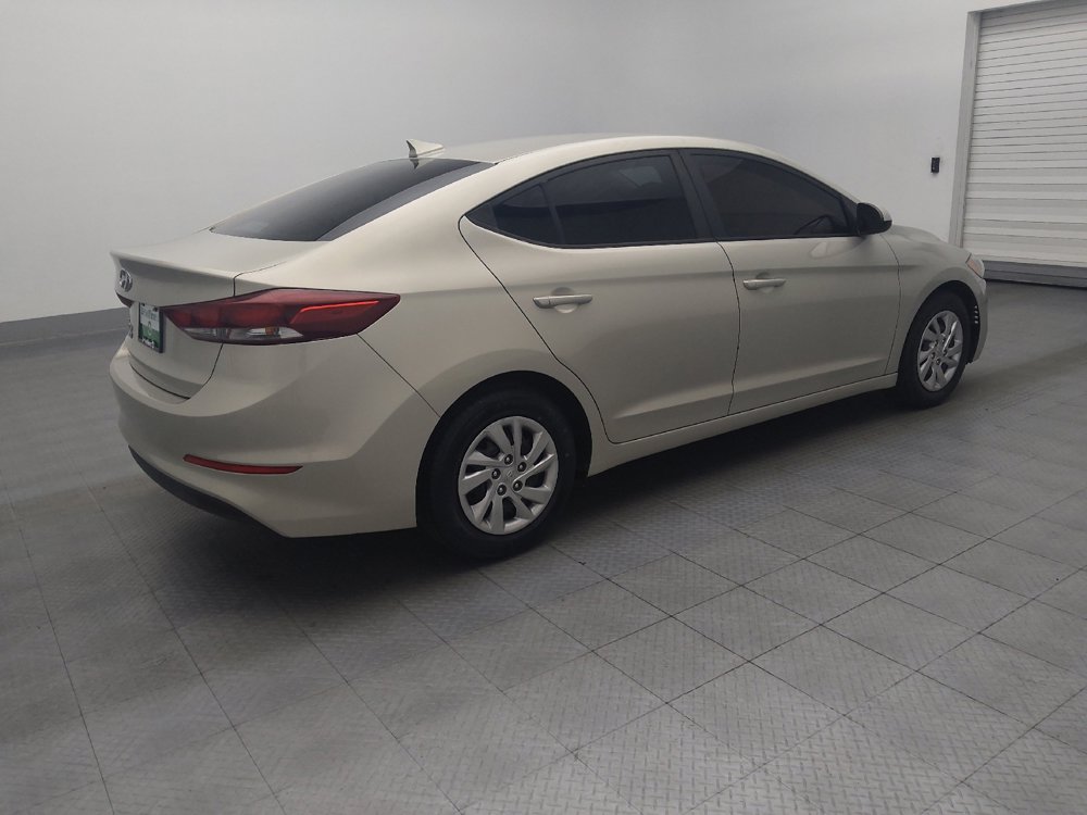 Used 2017 Hyundai Elantra SE image 10